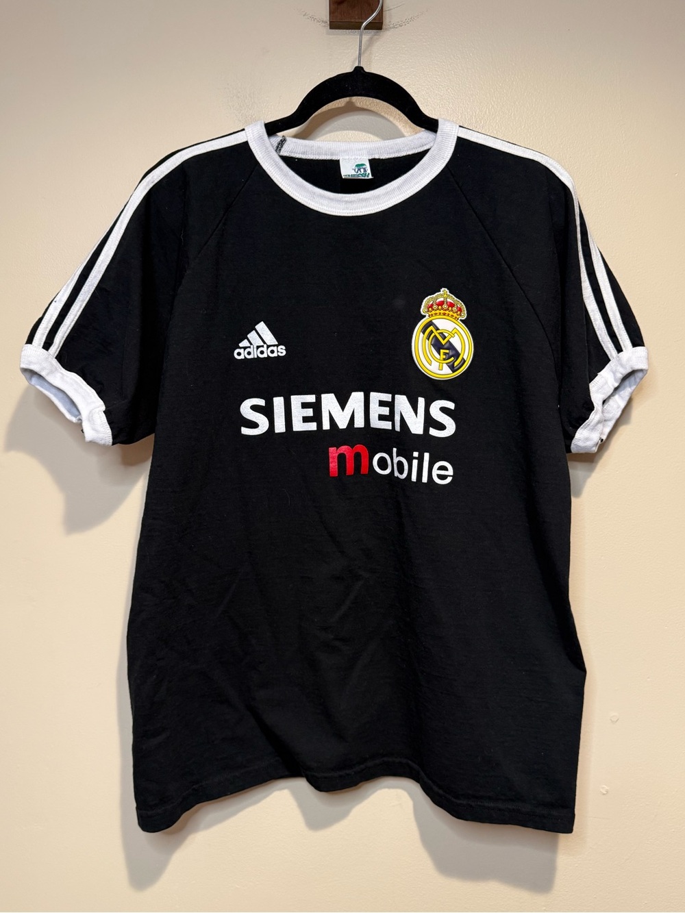 Vintage Real Madrid David Beckham t-shirt printed on a Thessh tee